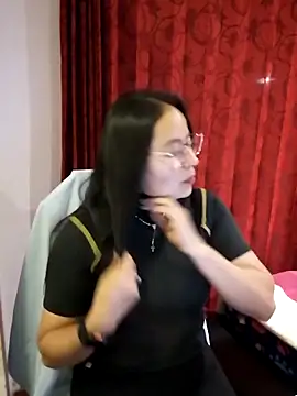 Daliz Leon online show from November 29, 2025, 12:24 am