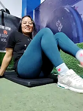 Daliz Leon online show from December 18, 2025, 12:06 am