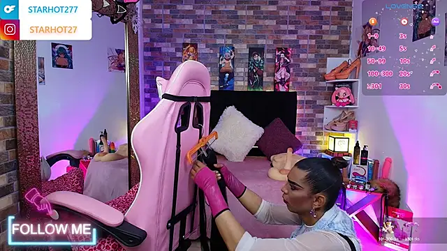 Starhott  online show from October 2, 2025, 9:44 pm