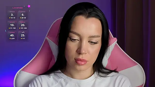 AmeliaSonk231 online show from October 28, 2025, 8:00 pm