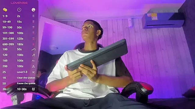 Erick wal online show from October 3, 2025, 7:55 pm