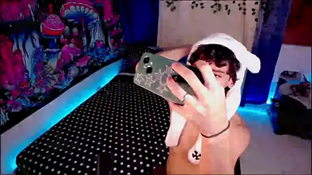 Thedoll ethan7 online show from April 7, 2026, 5:19 am