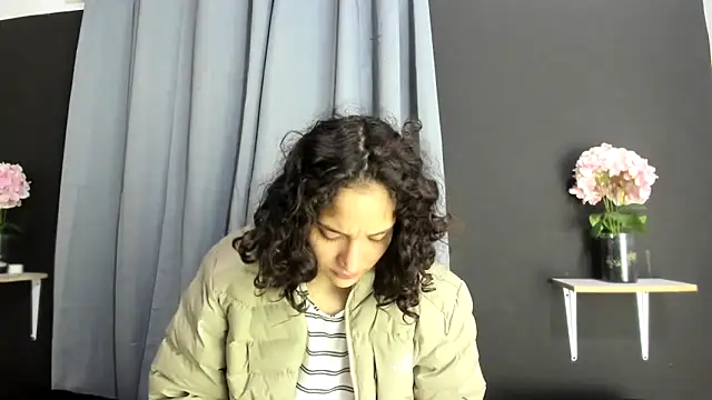 TeensNews18 online show from November 12, 2025, 11:21 am