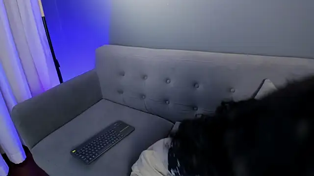 flower smith  online show from April 9, 2026, 11:59 am