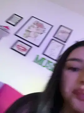 cococremoso online show from October 6, 2025, 9:34 pm