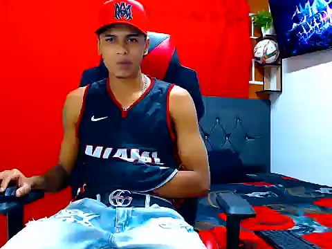 cristian tayron1 online show from July 6, 2026, 6:21 am