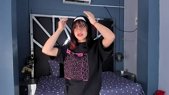 Julieth brown  online show from October 8, 2025, 7:44 pm