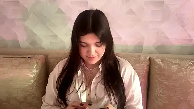 CarylWeatherholtz online show from October 12, 2025, 12:26 pm