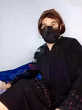 Snapshot of Banouti_23 chatting on October 14, 2025, 10:54 pm Banouti 23 online show from October 14, 2025, 10:54 pm