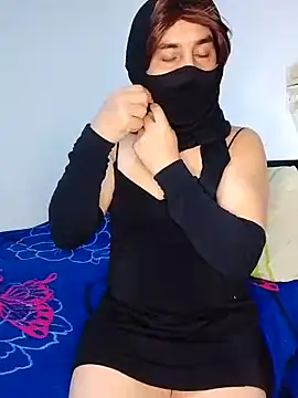 Snapshot of Banouti_23 chatting on October 22, 2025, 4:18 pm Banouti 23 online show from October 22, 2025, 4:18 pm