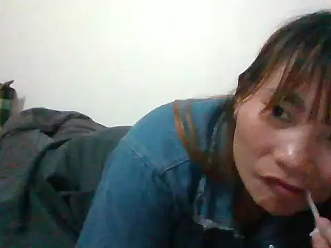 Snapshot of Mainay0033 chatting on October 1, 2025, 4:35 pm Mainay0033 online show from October 1, 2025, 4:35 pm