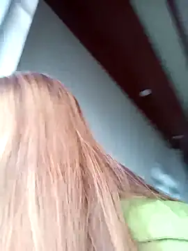 Snapshot of Mainay0033 chatting on October 13, 2025, 10:37 am Mainay0033 online show from October 13, 2025, 10:37 am