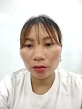 Snapshot of Mainay0033 chatting on October 21, 2025, 6:52 pm Mainay0033 online show from October 21, 2025, 6:52 pm