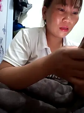 Snapshot of Mainay0033 chatting on October 27, 2025, 2:21 pm Mainay0033 online show from October 27, 2025, 2:21 pm