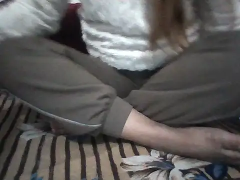 Snapshot of Mainay0033 chatting on November 3, 2025, 8:10 pm Mainay0033 online show from November 3, 2025, 8:10 pm