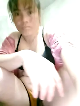 Snapshot of Maymay0033 chatting on September 13, 2025, 5:29 am Maymay0033 online show from September 13, 2025, 5:29 am