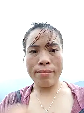 Snapshot of Maymay0033 chatting on October 4, 2025, 10:02 am Maymay0033 online show from October 4, 2025, 10:02 am