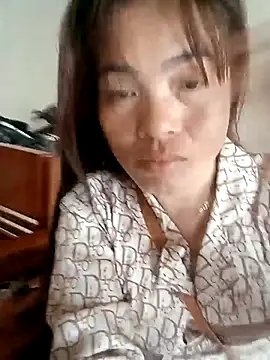 Snapshot of Maymay0033 chatting on October 8, 2025, 12:19 am Maymay0033 online show from October 8, 2025, 12:19 am