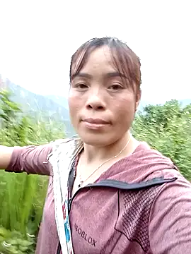 Snapshot of Maymay0033 chatting on October 27, 2025, 10:08 am Maymay0033 online show from October 27, 2025, 10:08 am