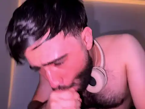 zack sullivan22 online show from October 2, 2025, 2:29 am