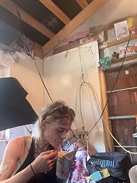 ittybittymeryssa online show from April 29, 2026, 5:17 pm