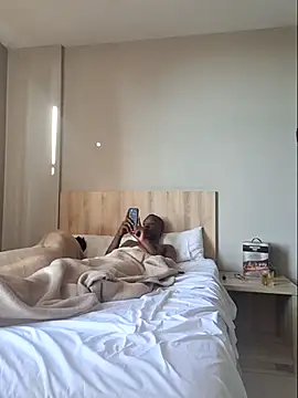 RAWFREAKYVERSE online show from January 7, 2026, 4:48 am