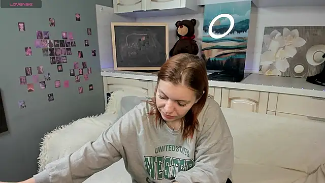 BattyBaker online show from November 10, 2025, 3:27 am