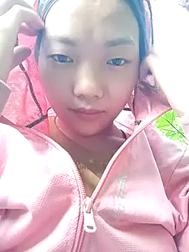 Snapshot of Ananine chatting on October 19, 2025, 8:37 am Ananine online show from October 19, 2025, 8:37 am