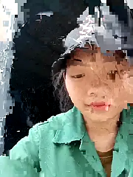 Snapshot of Ananine chatting on November 6, 2025, 7:53 am Ananine online show from November 6, 2025, 7:53 am