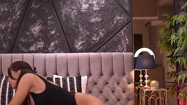 StephieRouse online show from April 20, 2026, 8:28 am