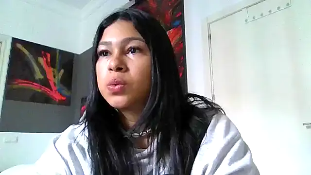 Snapshot of Tigresa23 chatting on October 21, 2025, 11:11 am Tigresa23 online show from October 21, 2025, 11:11 am