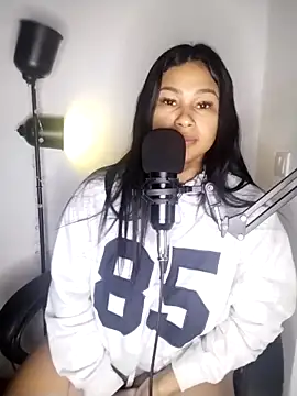 Snapshot of Tigresa23 chatting on October 26, 2025, 2:39 am Tigresa23 online show from October 26, 2025, 2:39 am