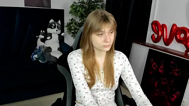 SophieLumen online show from September 8, 2025, 5:01 pm