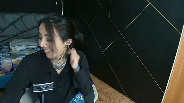 LiaMonroee  online show from November 5, 2025, 12:38 pm