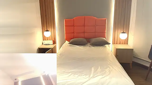 Snapshot of LiaMonroee_ chatting on February 25, 2026, 12:15 pm LiaMonroee online show from February 25, 2026, 12:15 pm