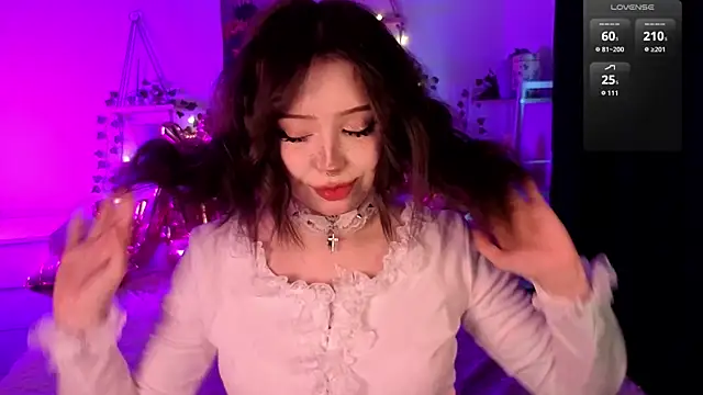 Snapshot of RileyVice chatting on February 10, 2026, 9:57 am RileyVice online show from February 10, 2026, 9:57 am