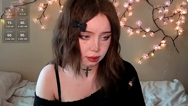 Snapshot of RileyVice chatting on February 22, 2026, 8:24 am RileyVice online show from February 22, 2026, 8:24 am