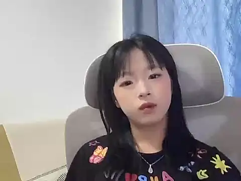 jingjing005 online show from May 16, 2026, 6:43 am