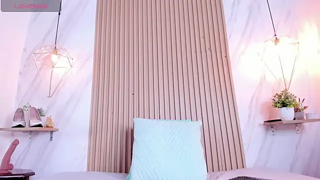 lia harper  online show from March 9, 2026, 7:29 pm