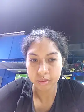Snapshot of Syndel23 chatting on May 14, 2026, 11:22 pm Syndel23 online show from May 14, 2026, 11:22 pm