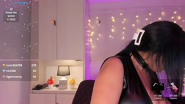 Snapshot of VickyRuiz_ chatting on May 26, 2026, 8:05 pm VickyRuiz online show from May 26, 2026, 8:05 pm