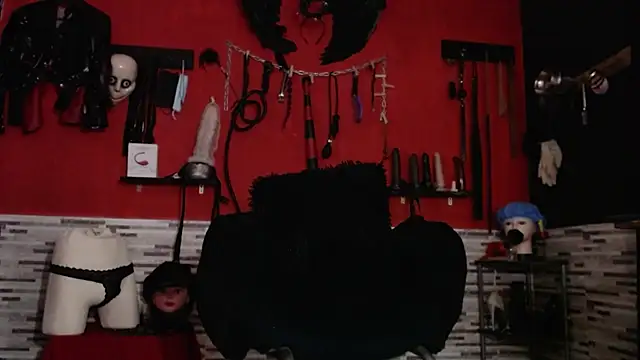 Snapshot of Miss_Mirandaa chatting on October 5, 2025, 9:45 pm Miss Mirandaa online show from October 5, 2025, 9:45 pm