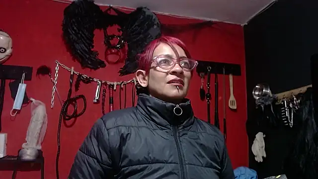 Miss Mirandaa online show from December 18, 2025, 4:35 pm