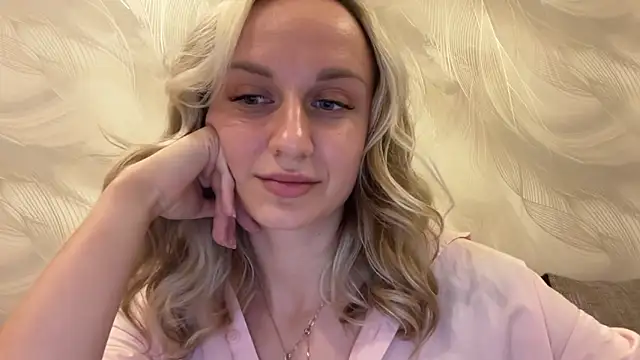 Snapshot of AdeleEverhart chatting on December 2, 2025, 7:20 pm AdeleEverhart online show from December 2, 2025, 7:20 pm