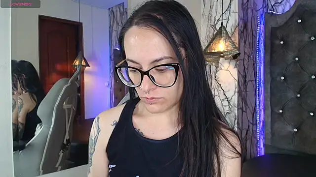 Zami Escobar of online show from October 8, 2025, 7:22 pm