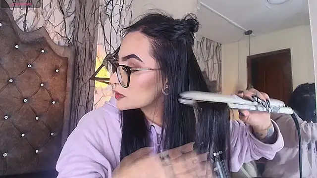 Zami Escobar of online show from November 25, 2025, 5:13 pm