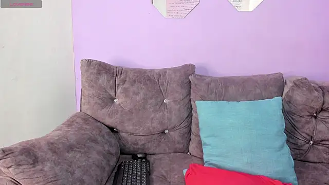 miichelle 0 online show from September 18, 2025, 3:47 pm