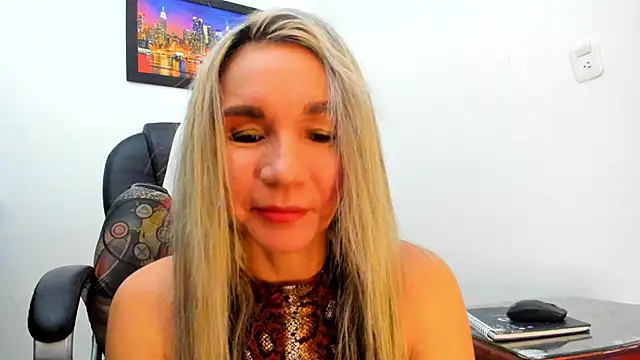 Ms lunaRose online show from September 18, 2025, 12:01 am