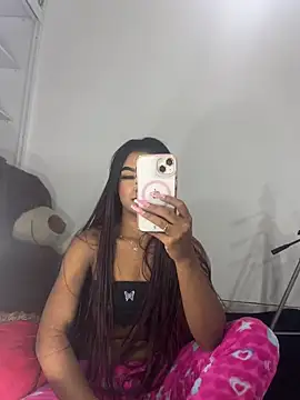 ISABELLAsheet online show from October 20, 2025, 1:17 am