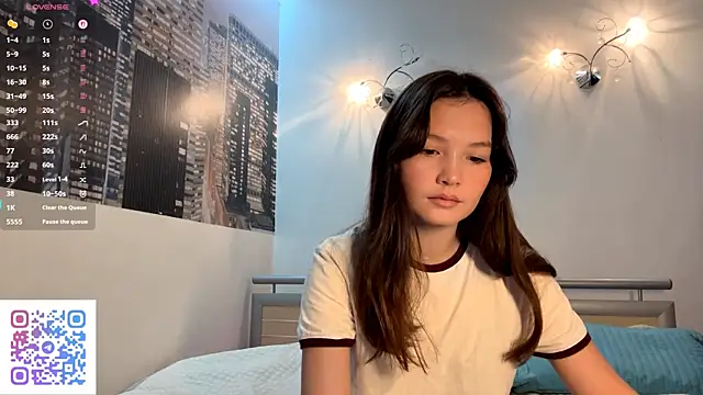 KiraVelvet online show from September 27, 2025, 8:08 am